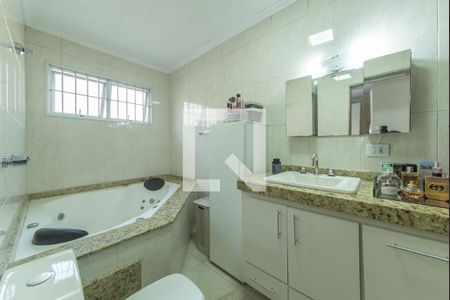 Casa à venda com 136m², 3 quartos e 2 vagas Casa à venda com 136m², 3 quartos e 2 vagasBanheiro da Suíte