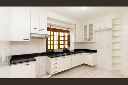 Casa à venda com 143m², 3 quartos e 4 vagas Casa à venda com 143m², 3 quartos e 4 vagasCozinha