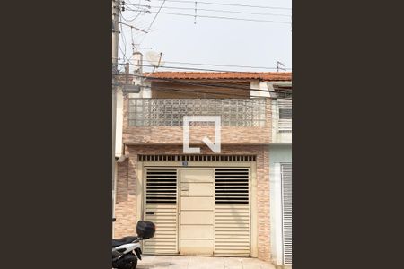 Casa à venda com 76m², 3 quartos e 1 vaga Casa à venda com 76m², 3 quartos e 1 vagaFachada