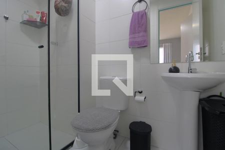 Banheiro de apartamento para alugar com 1 quarto, 27m² em Jardim Itacolomi, São Paulo