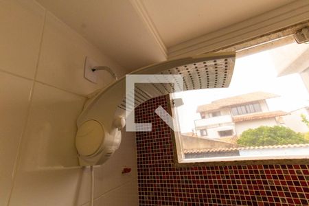 Casa à venda com 600m², 7 quartos e 4 vagas Casa à venda com 600m², 7 quartos e 4 vagasChuveiro da Suíte 2