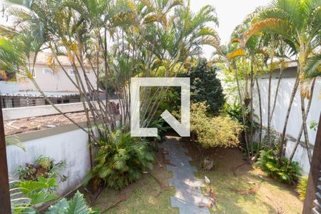 Casa à venda com 400m², 6 quartos e 3 vagas Casa à venda com 400m², 6 quartos e 3 vagasQuarto