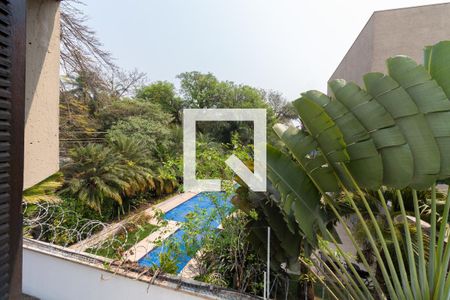 Casa à venda com 400m², 6 quartos e 3 vagas Casa à venda com 400m², 6 quartos e 3 vagasQuarto