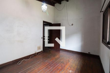 Casa à venda com 400m², 6 quartos e 3 vagas Casa à venda com 400m², 6 quartos e 3 vagasQuarto