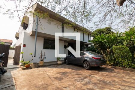 Casa à venda com 400m², 6 quartos e 3 vagas Casa à venda com 400m², 6 quartos e 3 vagasÁrea Externa