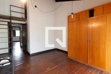 Casa à venda com 400m², 6 quartos e 3 vagas Casa à venda com 400m², 6 quartos e 3 vagasQuarto