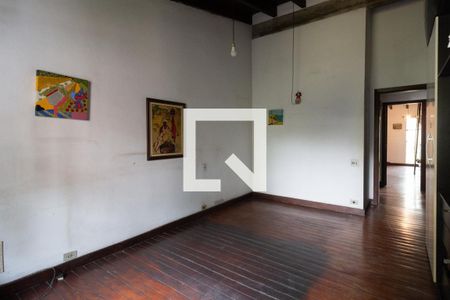 Casa à venda com 400m², 6 quartos e 3 vagas Casa à venda com 400m², 6 quartos e 3 vagasQuarto