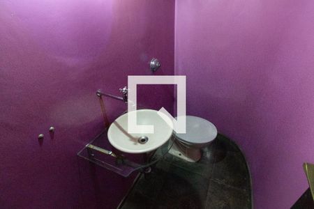 Casa à venda com 400m², 6 quartos e 3 vagas Casa à venda com 400m², 6 quartos e 3 vagasBanheiro