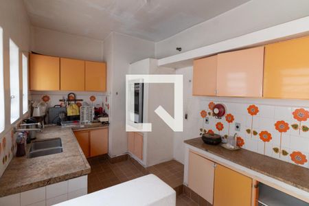 Casa à venda com 400m², 6 quartos e 3 vagas Casa à venda com 400m², 6 quartos e 3 vagasCozinha