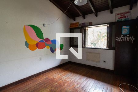 Casa à venda com 400m², 6 quartos e 3 vagas Casa à venda com 400m², 6 quartos e 3 vagasQuarto