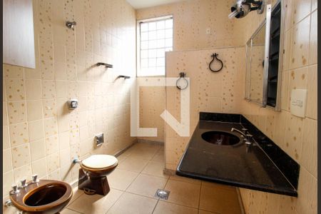 Casa à venda com 277m², 4 quartos e 4 vagasSuíte