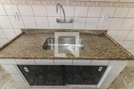 Apartamento à venda com 76m², 2 quartos e 2 vagas Apartamento à venda com 76m², 2 quartos e 2 vagasCozinha e Área de Serviço