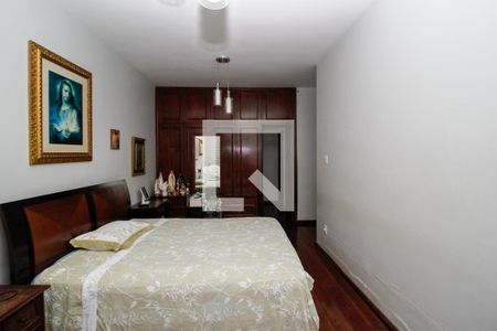 Casa à venda com 256m², 3 quartos e 2 vagasQTO 2