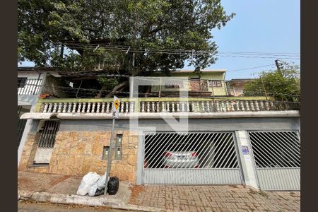Casa à venda com 370m², 5 quartos e 4 vagas Casa à venda com 370m², 5 quartos e 4 vagasFachada