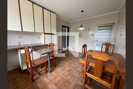 Casa à venda com 370m², 5 quartos e 4 vagas Casa à venda com 370m², 5 quartos e 4 vagasCozinha 1