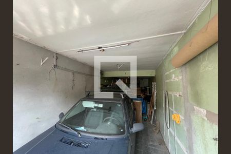 Casa à venda com 370m², 5 quartos e 4 vagas Casa à venda com 370m², 5 quartos e 4 vagasGaragem