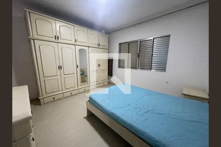 Casa à venda com 370m², 5 quartos e 4 vagas Casa à venda com 370m², 5 quartos e 4 vagasQuarto 6