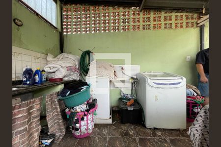 Casa à venda com 370m², 5 quartos e 4 vagas Casa à venda com 370m², 5 quartos e 4 vagasÁrea de Serviço