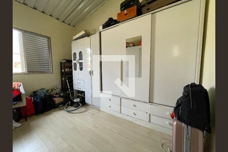 Casa à venda com 370m², 5 quartos e 4 vagas Casa à venda com 370m², 5 quartos e 4 vagasQuarto 4