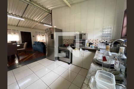 Casa à venda com 370m², 5 quartos e 4 vagas Casa à venda com 370m², 5 quartos e 4 vagasCozinha 2
