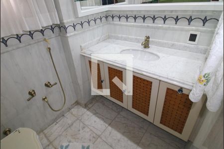 Apartamento à venda com 425m², 5 quartos e 7 vagasQuarto 2 - Banheiro