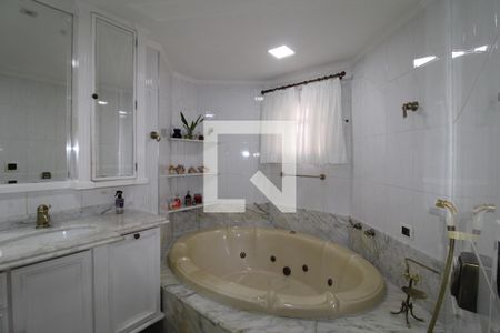 Apartamento à venda com 425m², 5 quartos e 7 vagasQuarto 3 - Banheiro