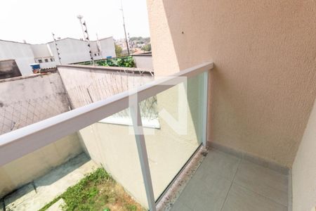 Casa à venda com 102m², 3 quartos e 2 vagas Casa à venda com 102m², 3 quartos e 2 vagasVaranda