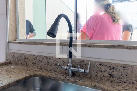 Casa à venda com 102m², 3 quartos e 2 vagas Casa à venda com 102m², 3 quartos e 2 vagasCozinha