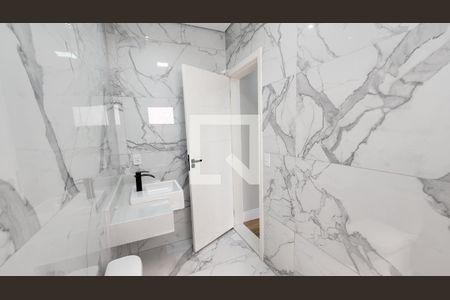 Casa de condomínio à venda com 211m², 3 quartos e 2 vagasBanheiro do Quarto 2