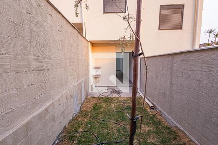Casa à venda com 70m², 2 quartos e 1 vaga Casa à venda com 70m², 2 quartos e 1 vagaQuintal / área de serviço