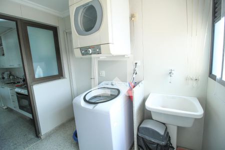 Apartamento à venda com 220m², 4 quartos e 4 vagas Apartamento à venda com 220m², 4 quartos e 4 vagasLavanderia