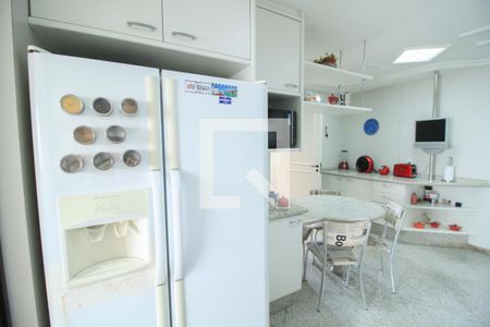 Apartamento à venda com 220m², 4 quartos e 4 vagas Apartamento à venda com 220m², 4 quartos e 4 vagasCozinha
