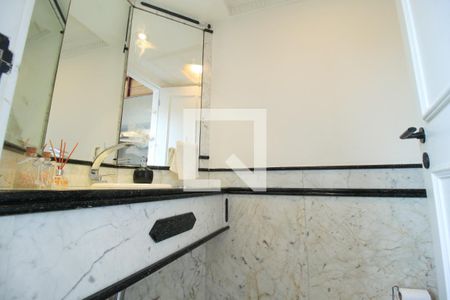 Apartamento à venda com 220m², 4 quartos e 4 vagas Apartamento à venda com 220m², 4 quartos e 4 vagasLavabo