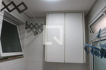 Apartamento à venda com 81m², 3 quartos e 1 vagaÁrea de Serviço