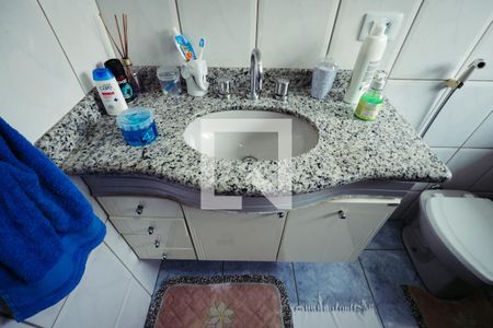 Casa à venda com 170m², 3 quartos e 3 vagas Casa à venda com 170m², 3 quartos e 3 vagasBanheiro