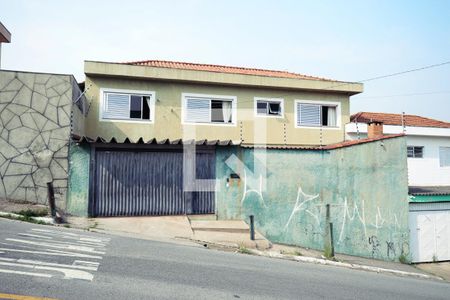 Casa à venda com 170m², 3 quartos e 3 vagas Casa à venda com 170m², 3 quartos e 3 vagasFachada