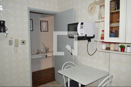 Apartamento à venda com 94m², 2 quartos e 2 vagasCozinha