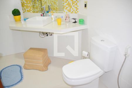 Apartamento à venda com 237m², 3 quartos e 3 vagasBanheiro Suite 2