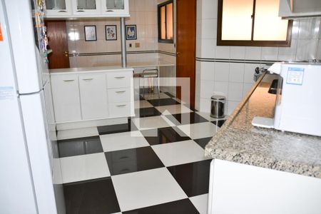 Apartamento à venda com 237m², 3 quartos e 3 vagasCozinha