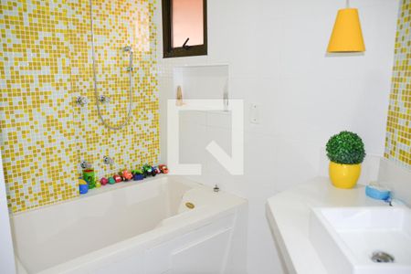 Apartamento à venda com 237m², 3 quartos e 3 vagasBanheiro Suite 2