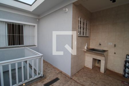 Casa à venda com 130m², 3 quartos e 1 vagaÁrea de Serviço