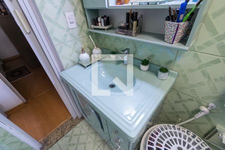 Apartamento à venda com 70m², 2 quartos e 1 vaga Apartamento à venda com 70m², 2 quartos e 1 vagaBanheiro