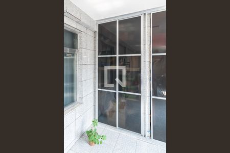 Apartamento à venda com 70m², 2 quartos e 1 vaga Apartamento à venda com 70m², 2 quartos e 1 vagaVaranda - Armário