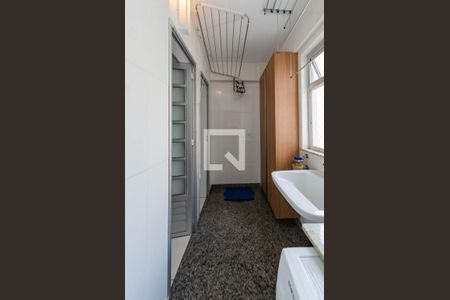 Apartamento à venda com 234m², 4 quartos e 3 vagas Apartamento à venda com 234m², 4 quartos e 3 vagasÁrea de serviço