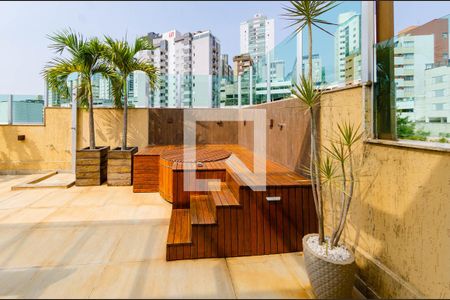 Apartamento à venda com 234m², 4 quartos e 3 vagas Apartamento à venda com 234m², 4 quartos e 3 vagasÁrea externa