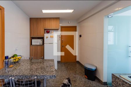Apartamento à venda com 234m², 4 quartos e 3 vagas Apartamento à venda com 234m², 4 quartos e 3 vagasCozinha