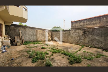 Casa à venda com 230m², 3 quartos e 4 vagas Casa à venda com 230m², 3 quartos e 4 vagasQuintal