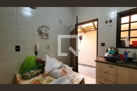 Casa à venda com 230m², 3 quartos e 4 vagas Casa à venda com 230m², 3 quartos e 4 vagasCozinha