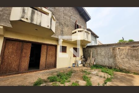 Casa à venda com 230m², 3 quartos e 4 vagas Casa à venda com 230m², 3 quartos e 4 vagasQuintal