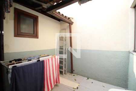 Casa de condomínio à venda com 262m², 3 quartos e 1 vagaÁrea de Serviço